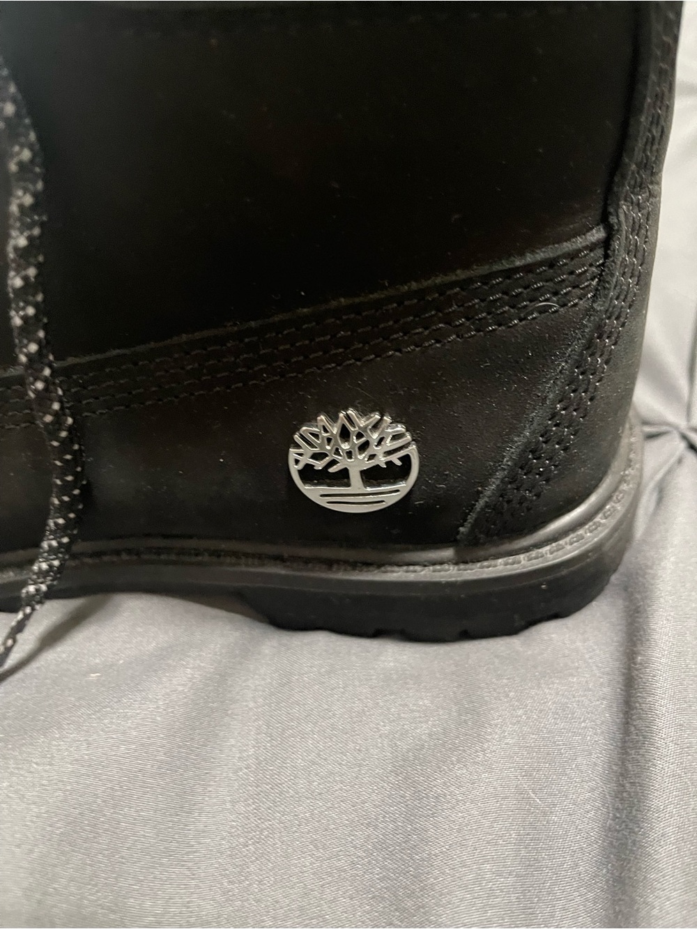 Timberland Black 6-Inch Lace-Up Boots NEVER WORN - Picture 9 of 9